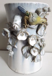Vintage 3D Blumen Vogel Vase Frühling Sommer Ferienhaus Dekor handgefertigt 5 3/4 Zoll hoch - Bild 1 von 16
