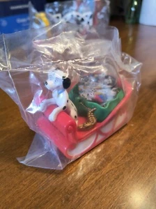 101 Dalmations Snow Globe Dome trineo para perros 1996 McDonalds - Imagen 1 de 4
