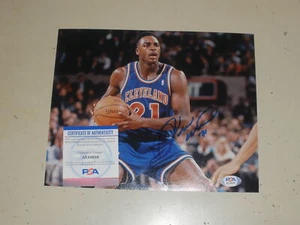 GERALD WILKINS Autograph Auto 8x10 BALL IN HANDS Photograph Photo PSA/DNA CERT - Picture 1 of 2