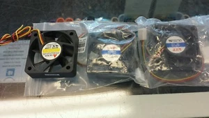NEW LYF 8CM X 8CM X 2.5CM SQUARE HEAT SINK CASE COOLING FAN BLACK DC 12V .18A PC - Picture 1 of 3