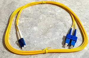 1-QTY - Cavo patch fibra ottica monomodale 3M/9,84' LC-SC Duplex #83 - Foto 1 di 2