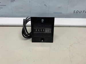 Veeder - Root NOS Analog Hour Meter General Purpose 12 VDC, Brazil - Picture 1 of 3