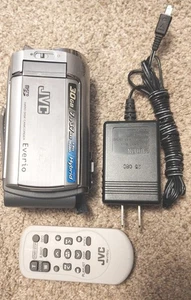JVC Everio GZ-MG330HU 30 GB HDD 35x Opt Zoom Digital Camcorder W/ Charger Tested - Picture 1 of 11