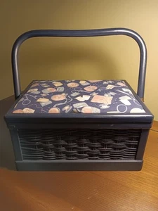 Vintage kleiner Reise Nähkorb Weide Holz Nähen Polster Bezug 10"x7,5"x5" - Bild 1 von 15