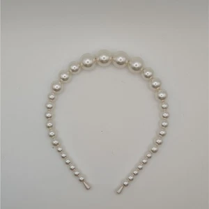 Elegantes Stirnband mit Kunstperlen und Perlen weiß Haarschmuck für Frauen klassischer Stil - Bild 1 von 1