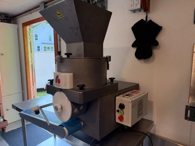 Deighton Formatic r1200- máquina de biscoito-massa ex-produção de biscoitos - Imagem 1 de 4