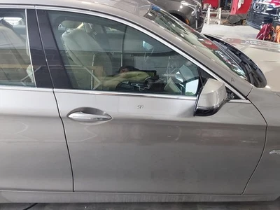 Used Front Right Door Assembly Front fits: 2016 Bmw 535I electric Front Right Gr Foto 1 de 4