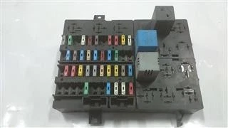 BOITE FUSIBLE RELAIS RENAULT MASTER I (05.1981->) 2.5 DCI 98/2010 G9U 2041002 - Photo 1/2