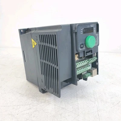 Schneider Electric ATV320U07N4C Altivar 320 1HP unidade CA - Imagem 1 de 4