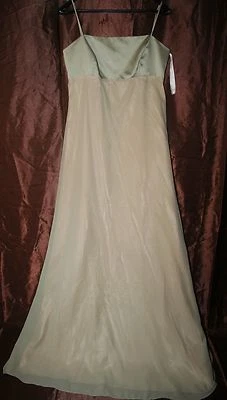 r- WEDDING BRIDESMAID GOWN SZ M GORGEOUS FORMAL WEAR PROM PAGEANT GENTLY USED - Image 1 of 4