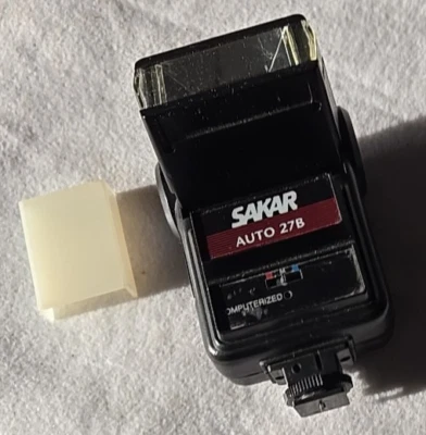 Sakar Auto 27B Computerized Electronic Flash - Image 1 of 4