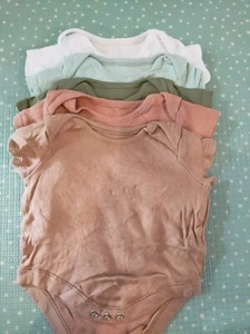 5 F&F Baby Vests Bodysuits 0-1 Month Neutral Boy Girl White Green Orange Brown - Picture 1 of 2