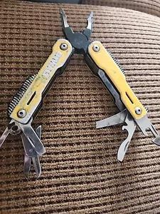 DeWALT - MT16 Multi Tool Pocket Knife Pliers Scissors Screwdriver Bottle Opener - Picture 1 of 2