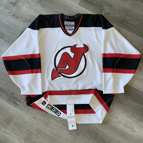 Authentic New Jersey Devils 48 CCM Jersey Doug Gilmour Autographed Signed Cover