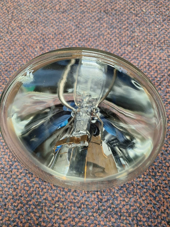 Osram 1000w Par64 CP60 GX16D Halogen Lamp 64737/4 - Image 1 of 3