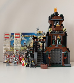 LEGO Kingdoms:  Prison Tower Rescue (7947)  100% Complete with instructions