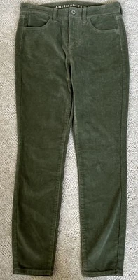 NUEVO CON ETIQUETAS - Pantalones de pana American Eagle para mujer 4 cortos verdes tiro alto Jegging - NUEVO Foto 1 de 4