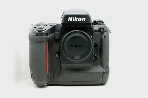 Cuerpo de cámara fotográfica Nikon F5 35 mm SLR AF para piezas como está - Imagen 1 de 6