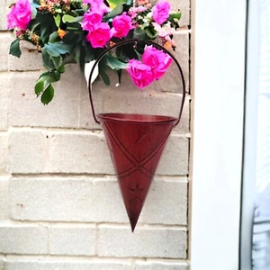 Zinn Hängedeko roter Zapfen mit Sternen Land Volkskunst - Bild 1 von 10