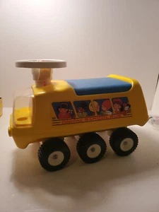 Vintage Fisher-Price Ride-On School Bus 983 Nice - Picture 1 of 14