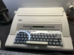 Máquina de escribir electrónica portátil Nakajima WPT-160 de caja abierta nueva - Imagen 1 de 10