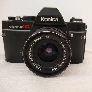 Vintage Konica Autoreflex TC 35mm film SLR with 28mm Konica Hexanon lens - Picture 1 of 17