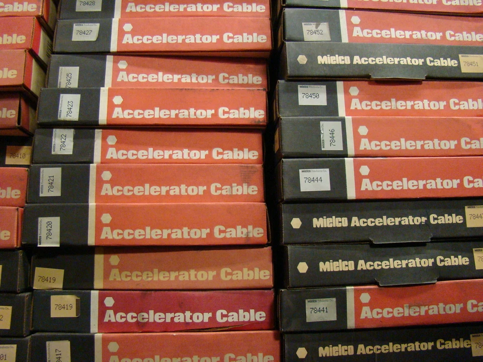 Cable acelerador Dodge 4268822 1981 Omni 024 1983 Plymouth Grande Fury V6 3,7 L Foto 1 de 1