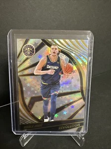 Nikola Jokic 2021-22 Panini Revolution Astro Parallel #90 Denver Nuggets - Bild 1 von 3