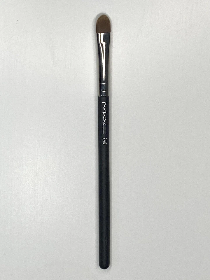 MAC Cosmetics #248 Eyeshadow Brush - NEW - Image 1 of 1