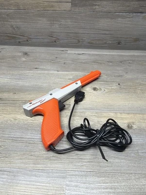 Оригинальный охотничий пистолет 1985 Nintendo NES Zapper Duck NES-005 легкий пистолет оранжевый протестирован - Изображение 1 из 4