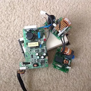 Toshiba TDP-D1 Netzteil und Vorschaltgerät - Bild 1 von 1