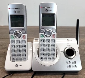 AT&T 2 Handset System W/ Answering Machine EL52219 Tested - Picture 1 of 5