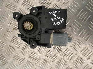 Moteur de lève Vitre Arrière Droit - RENAULT SCENIC III (3) - Réf : 827300005R - Picture 1 of 3