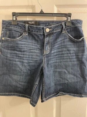 Bermuda jeans feminina tamanho 8 - comprimento 16 pol - Imagem 1 de 3