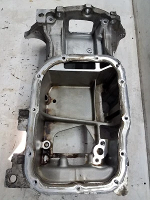 Toyota Prius 2010-2015 1,8 L cárter de aceite superior del motor híbrido 4 cilindros (S21) Foto 1 de 2