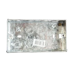 Dencon Elektrisch Metall Rücken Kiste 2 Gang 45mm Mehrere Klopfen Outs DCN8852NB - Bild 1 von 2