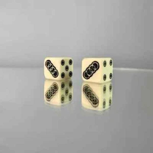 Würfelset stilisiert mit AUDI Logo, D6 Würfel, Profi Würfel, Würfelspiele - Bild 1 von 1