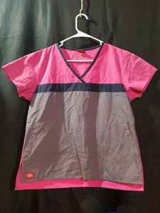 Dickies Scrub Top Women, Size Small, Pink And Gray Solids V Neck - Picture 1 of 4
