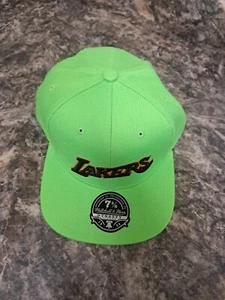 NUEVO Mitchell & Ness HWC Los Angeles Lakers Gorra Ajustada Talla 7 3/8 Verde NBA - Imagen 1 de 7