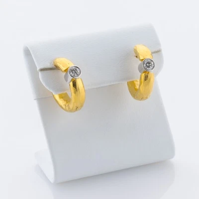 Textured Gold Earrings in 18K with Brilliant-Cut Diamonds - Image 1 of 4