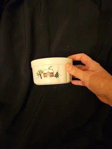 Pfaltzgraff Snow Village Ramekin/Dip Sauce Bowl 5 pulgadas EXCELENTE ESTADO - Imagen 1 de 7
