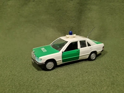 GAMA MERCEDES 190 POLIZEI POLICE GERMANY GERMANIA SCALA 1/43  - Immagine 1 di 4