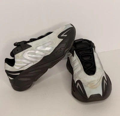 Geoda Yeezy Boost 700 MNVN juvenil talla 6 Foto 1 de 4