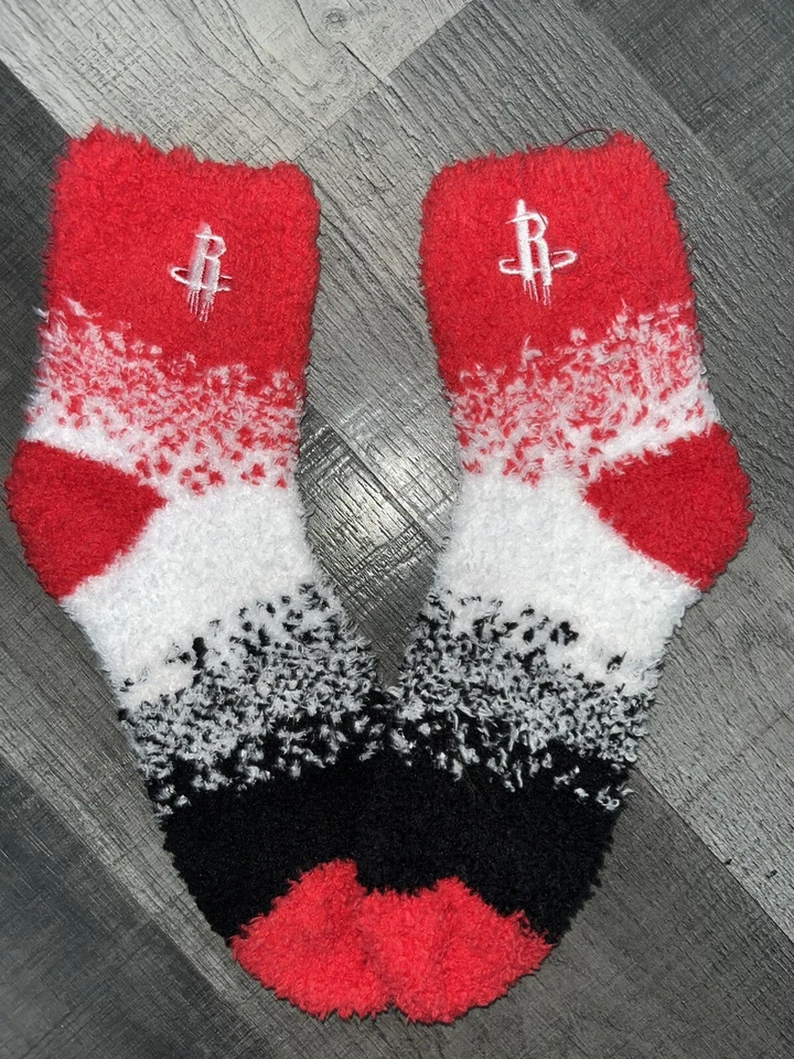 HOUSTON ROCKETS NBA BASKETBALL LOGO CONFETTI WOMENS ANKLE FUZZY SLEEP SOCKS - Image 1 of 1