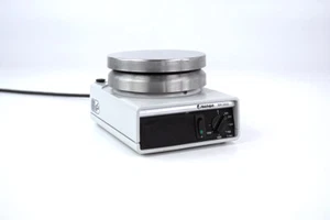 Heidolph MR2000 Magnético Orientación Agitador Magnético 1250rpm Y / Min. - Imagen 1 de 1