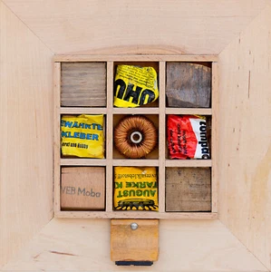 Holz, Dieter (1939 - Stralsund - 2008) "Quadratiertes Material XVIII" - Collage - Bild 1 von 7