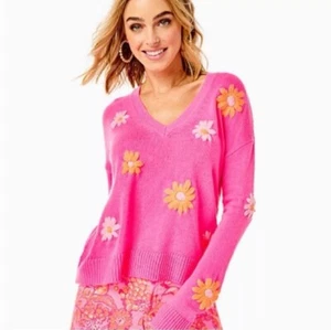 NWT Lilly Pulitzer Tensley Sweater in Aura Pink Blooming Embroidery Size Small - Picture 1 of 3