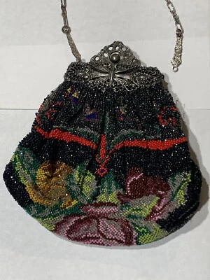 ANTIQUE HANDMADE BEADED PURSE/HANDBAG - Image 1 of 4