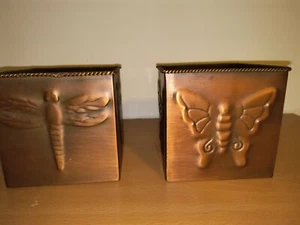 2 latas cuadradas de mariposas en relieve de cobre - Imagen 1 de 3