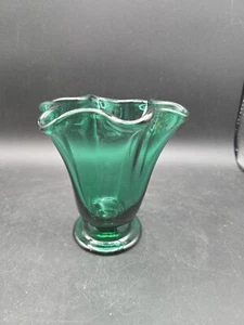 Art Glass Little 5" Green Handkerchief Vase - Picture 1 of 9